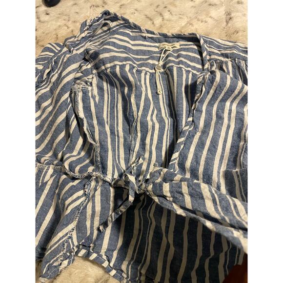 Max Studio short sleeve blue and white striped wrap top size medium NWT - Picture 7 of 8